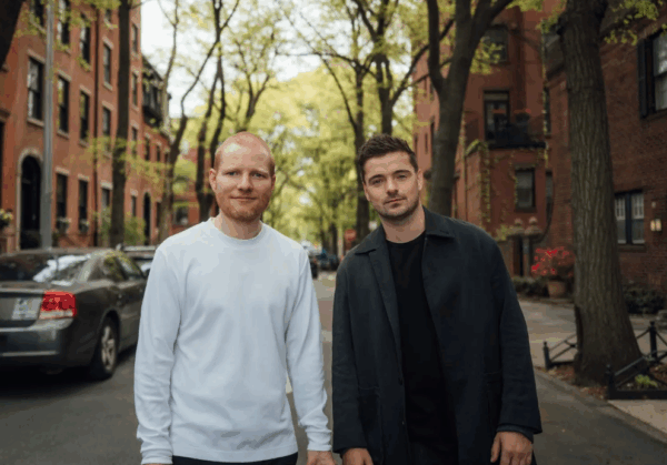 Ed Sheeran και Martin Garrix: Κυκλοφόρησε η πολυαναμενόμενη συνεργασία «Repeat it»