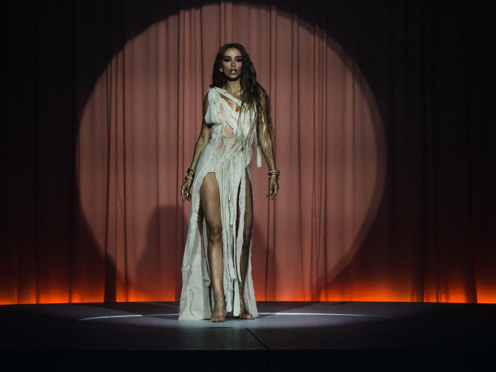 Ελένη Φουρέιρα: Από pop princess σε fashion icon στα Mad VMA