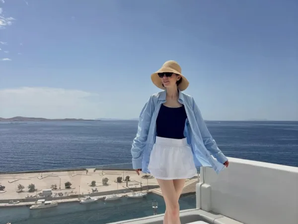 https://www.instagram.com/lilyjcollins/