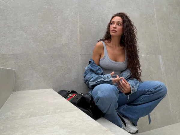 https://www.instagram.com/foureira