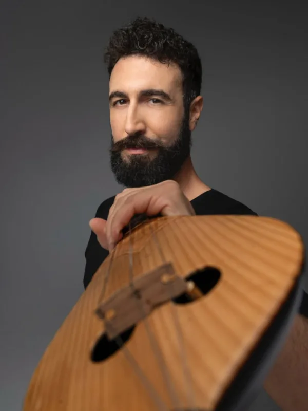 https://www.instagram.com/giannis_kritikos/
