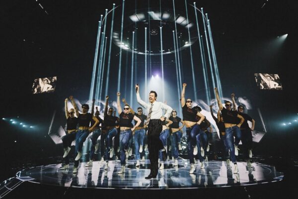Harry Styles tour: Η εντυπωσιακή παραγωγή αλλάζει τη σκηνική διάταξη μετά από θύελλα αντιδράσεων