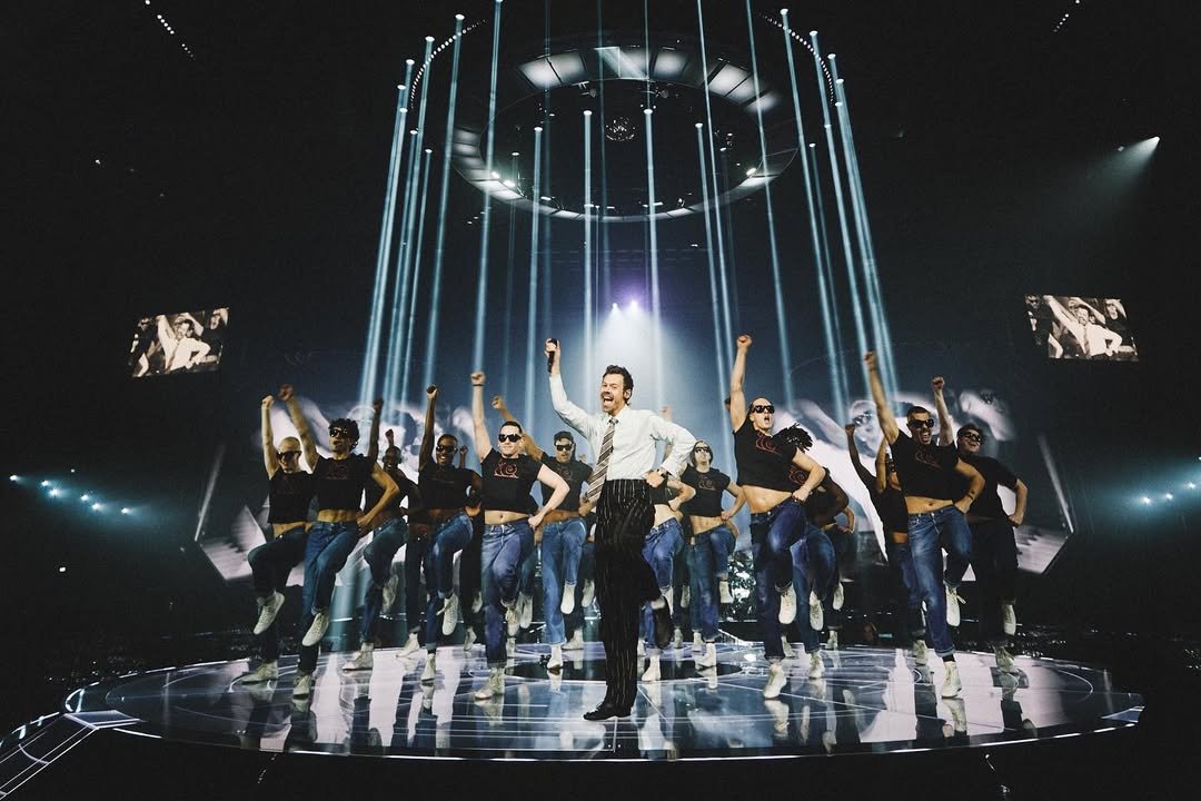 Harry Styles tour: Η εντυπωσιακή παραγωγή αλλάζει τη σκηνική διάταξη μετά από θύελλα αντιδράσεων