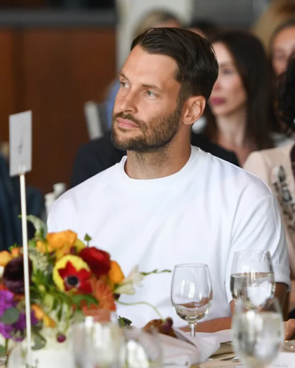 Ο σχεδιαστής Jacquemus με τη γιαγιά του στο Met Gala 2026.