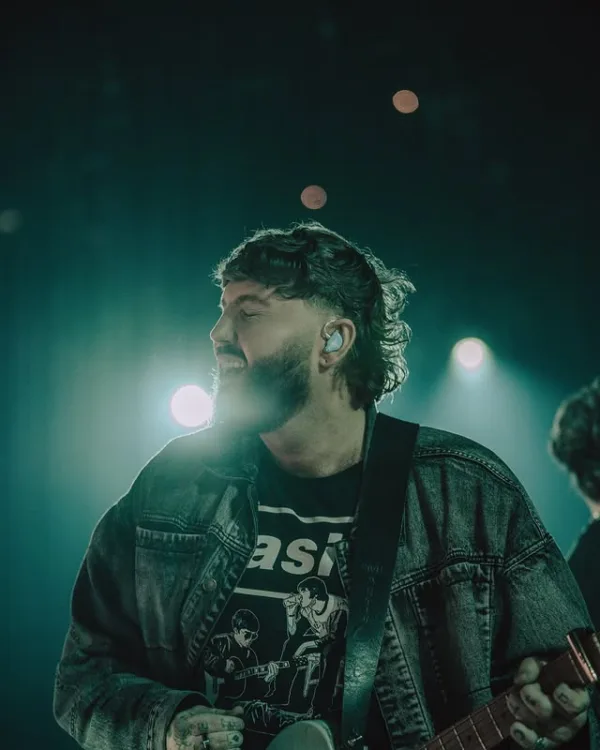 https://www.instagram.com/jamesarthur23/