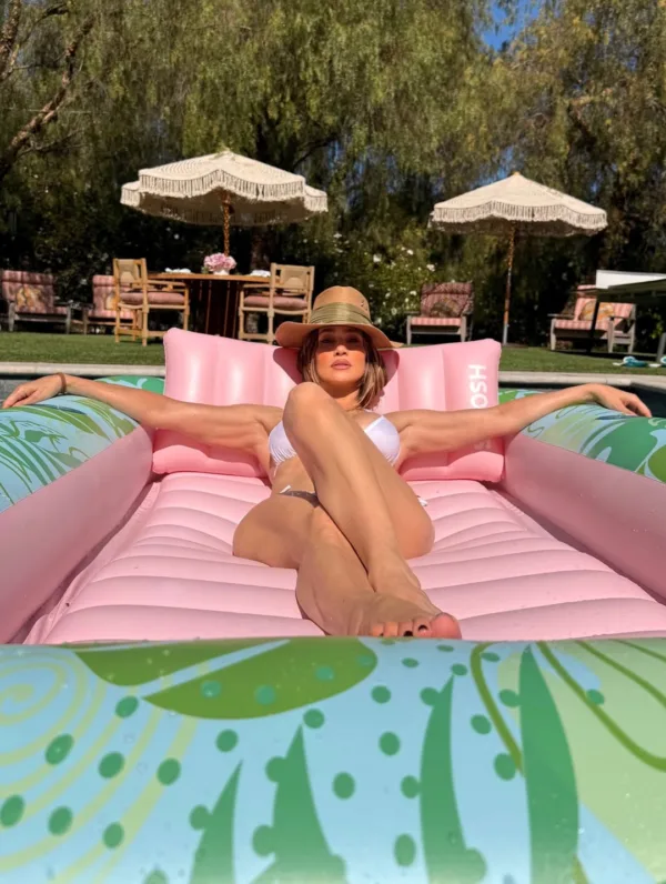 https://www.instagram.com/jlo