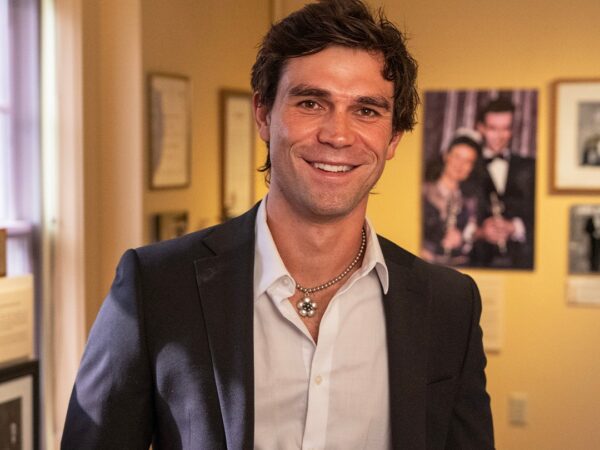 «Jimmy»: O KJ Apa μεταμορφώνεται σε Jimmy Stewart – Tο trailer «αναβίωσε» έναν θρύλο