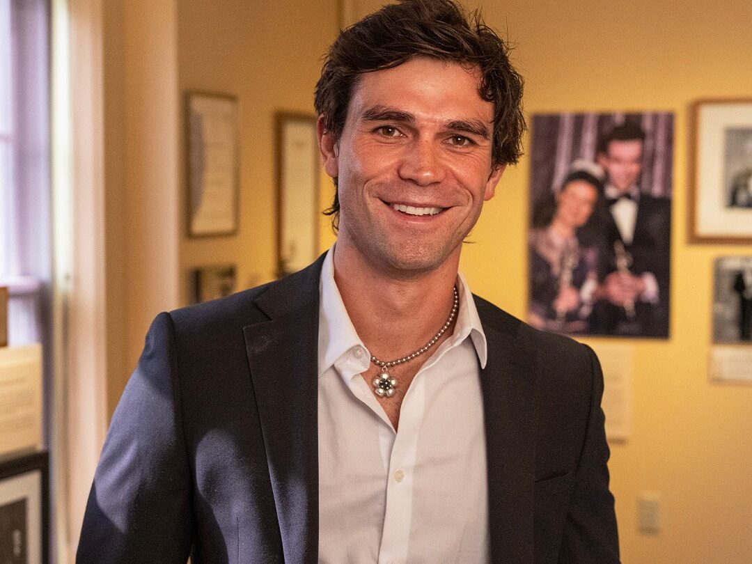 «Jimmy»: O KJ Apa μεταμορφώνεται σε Jimmy Stewart – Tο trailer «αναβίωσε» έναν θρύλο