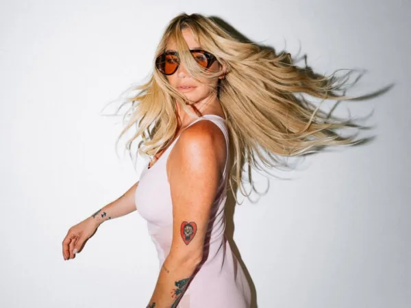 https://www.instagram.com/kesha/