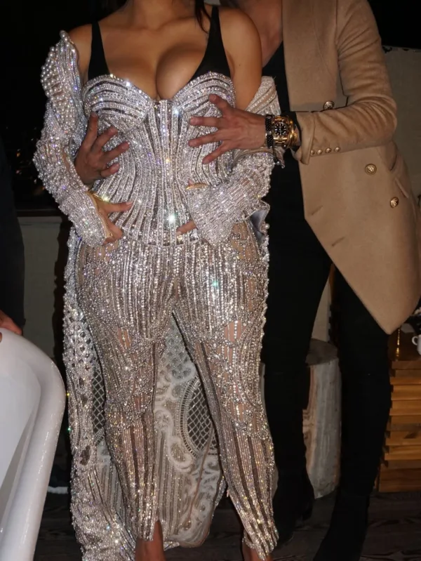 Η Kim Kardashian σε throwback φωτογραφία από τις εμφανίσεις της στο Met Gala, όπως δημοσιεύτηκε στο Instagram.