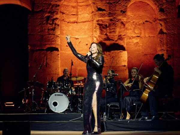 Βίκυ Λέανδρος: Το ιστορικό comeback στη σκηνή της Eurovision με το «L’amour est bleu»