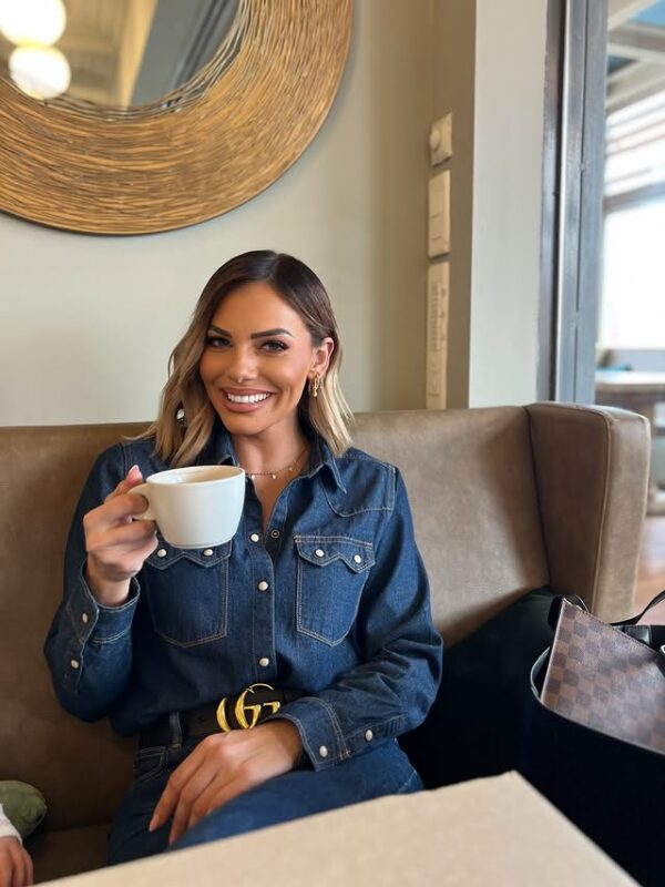 https://www.instagram.com/imaleskou/