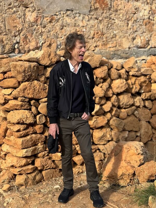 https://www.instagram.com/mickjagger/?hl=el