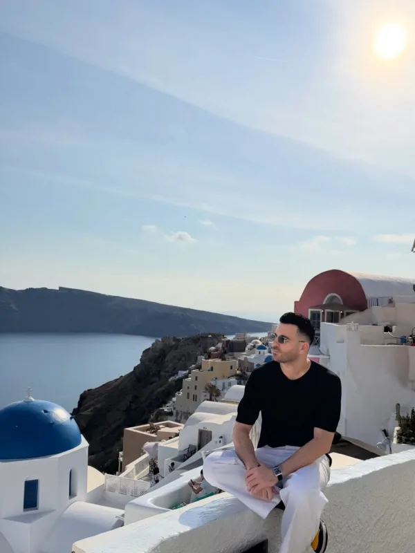 https://www.instagram.com/nikiforos_vithoulkas/