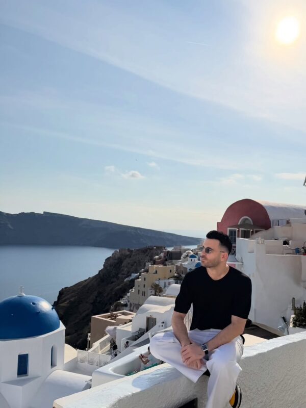 https://www.instagram.com/nikiforos_vithoulkas/