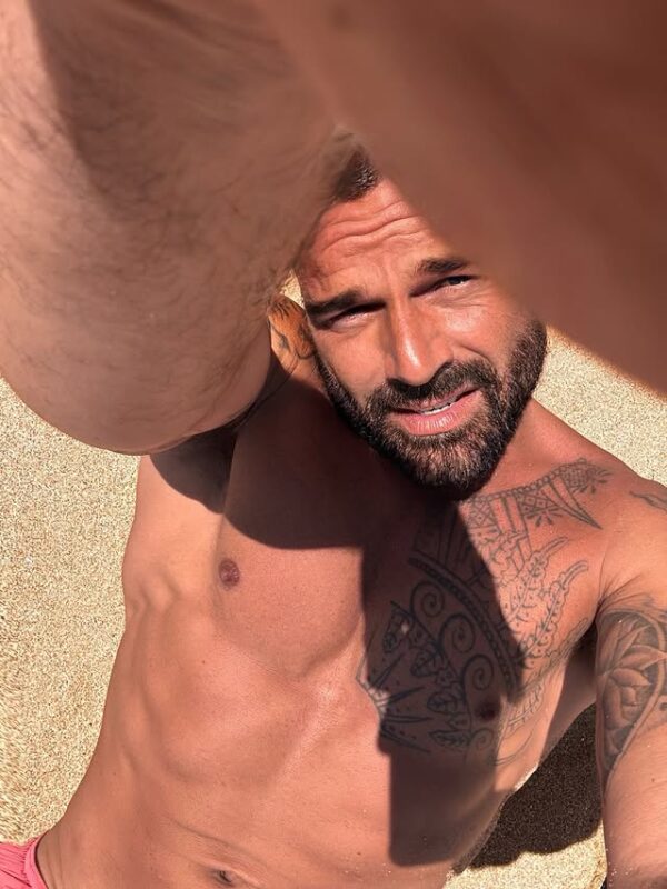 https://www.instagram.com/ricky_martin