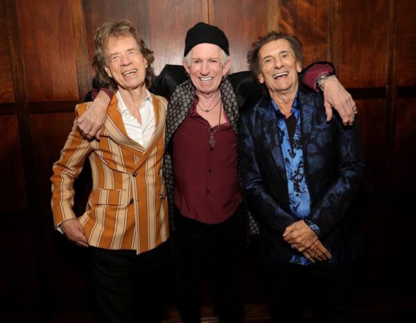 https://www.instagram.com/therollingstones/?hl=el