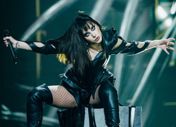 Eurovision 2026: Η Ρουμανία έφερε rock καταιγίδα με την Alexandra Căpitănescu και το «Choke Me»