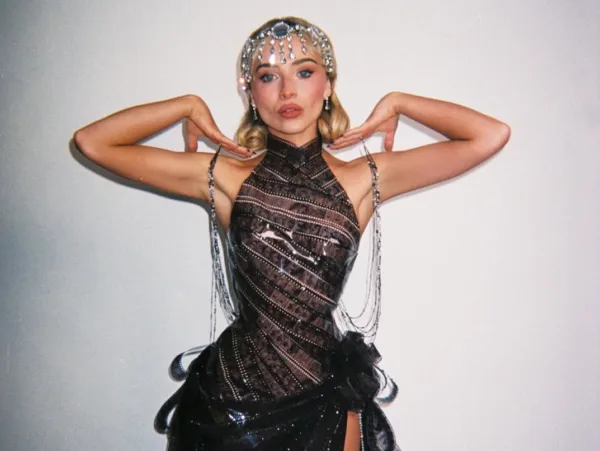 sabrina_carpenter