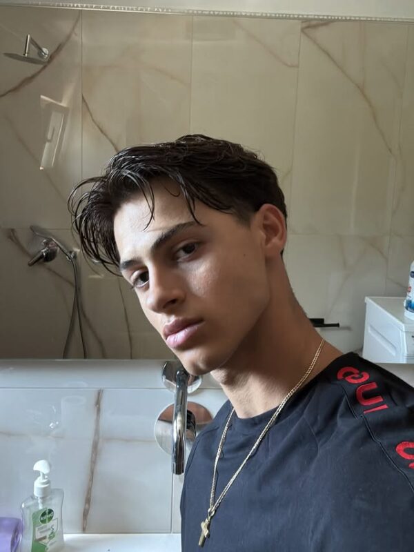 https://www.instagram.com/stavrosflo