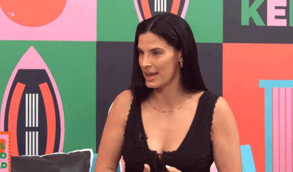 Η Χριστίνα Μπόμπα μιλάει για το BeWell Festival στην εκπομπή Talk 2 Mad, τονίζοντας τη σημασία του σκοπού ζωής.