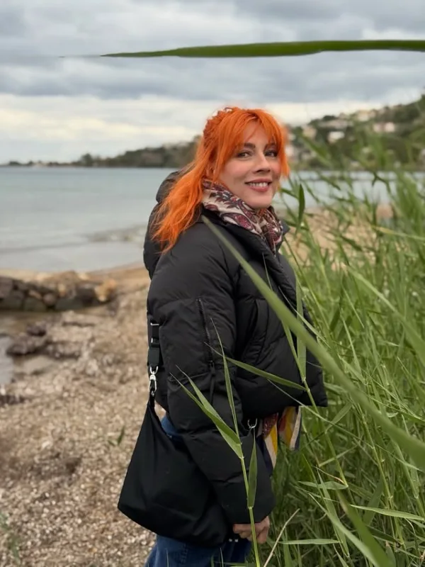 Η ηθοποιός Σμαράγδα Καρύδη, η οποία υποδύθηκε την Ντάλια, σε φωτογραφία από το επίσημο προφίλ της στο Instagram.