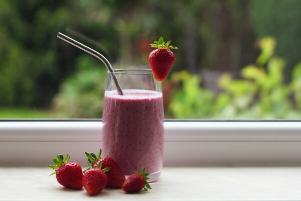 Δεν σου αρέσει το κεφίρ; Αυτό το smoothie θα σε κάνει να το λατρέψεις