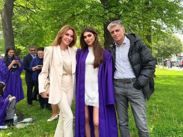 Τατιάνα Στεφανίδου και Νίκος Ευαγγελάτος: Οι τρυφερές φωτογραφίες από την ορκωμοσία της κόρης τους