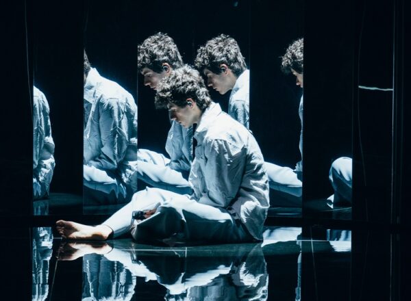 Eurovision 2026: Ένα οπτικό αριστούργημα από την Τσεχία στη σκηνή του Β’ Ημιτελικού