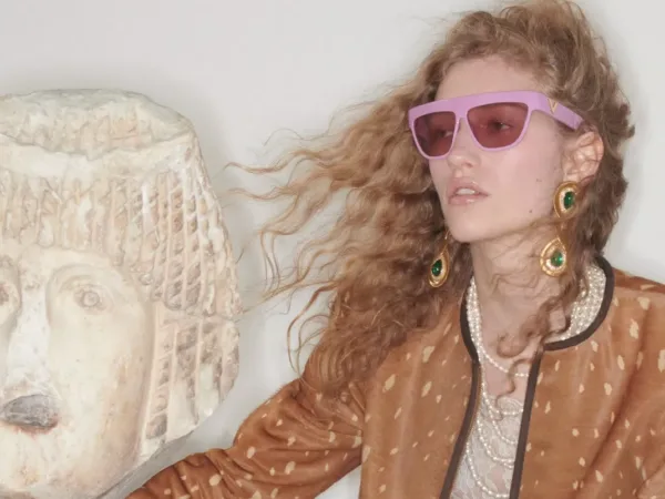 Πώς να απογειώσεις κάθε καλοκαιρινό outfit με ένα μόνο αξεσουάρ