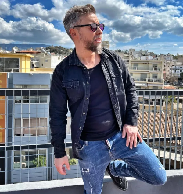 https://www.instagram.com/giannisvardis/