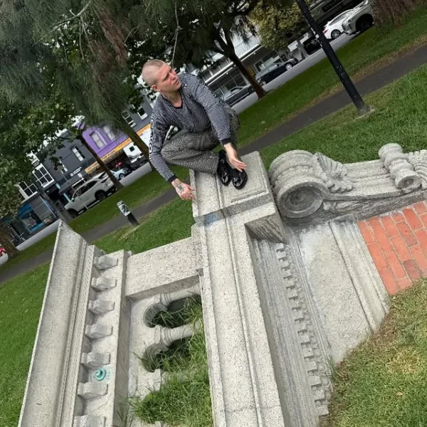 https://www.instagram.com/yunglean2001/