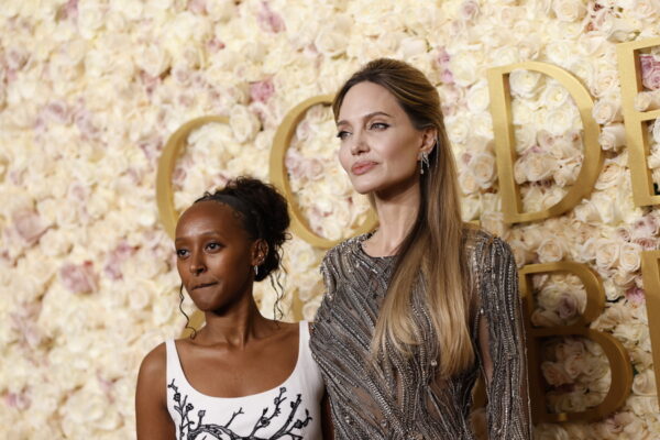 Angelina Jolie – Brad Pitt: Η 21χρονη Zahara εμφανίστηκε στην αποφοίτησή της χωρίς το επίθετό της