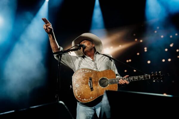 https://www.instagram.com/officialalanjackson/