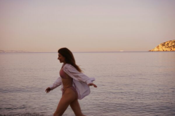 Νησιώτικα vibes στην Αθήνα: 4 exclusive spots για να νιώσεις διακοπές χωρίς να μπεις σε πλοίο!