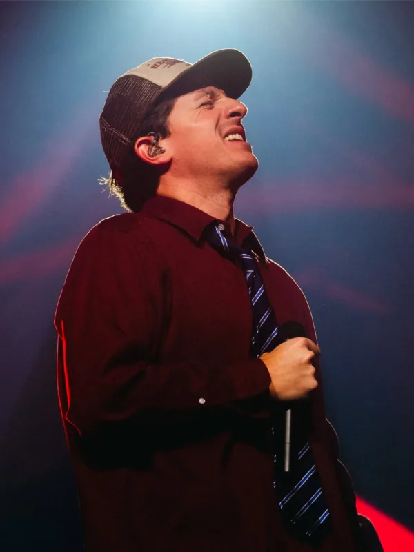 https://www.instagram.com/charlieputh/