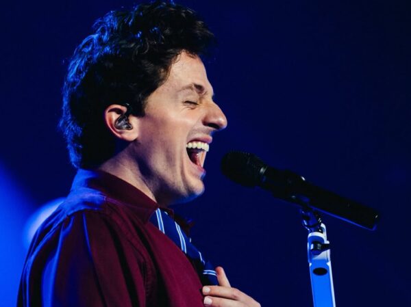Charlie Puth: To απρόσμενο γεγονός που άλλαξε τα σχέδια της περιοδείας του