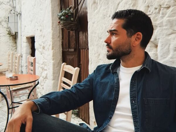 «Να ονειρεύεσαι ξυπνητός»: Η συγκινητική ανάρτηση του Χρήστου Μάστορα μετά το παγκόσμιο tour με τις «Μέλισσες»