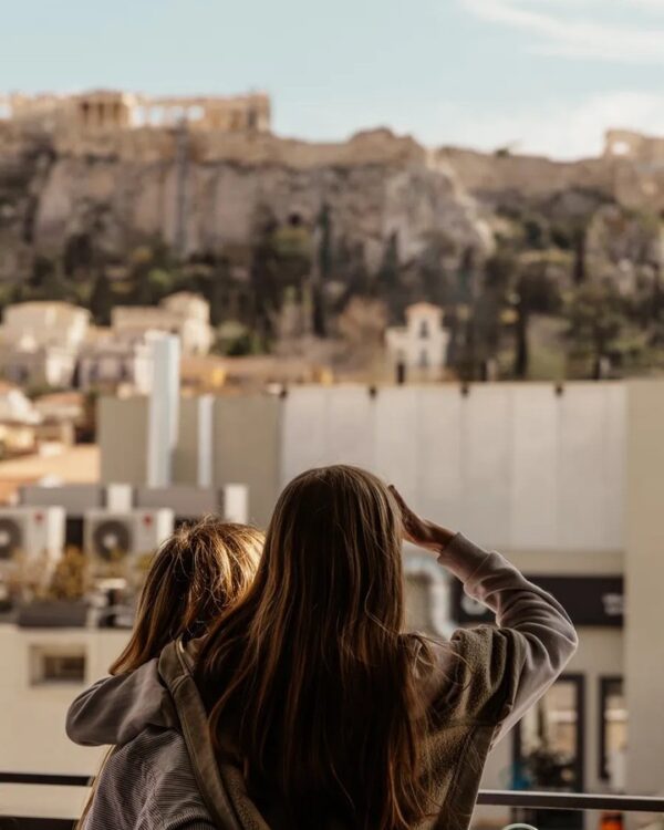 https://www.instagram.com/couleurlocaleathens