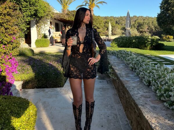 Dua Lipa: Η ζωή της πέρα από τα charts – Η απρόσμενη πλευρά που κερδίζει όλο και περισσότερο έδαφος