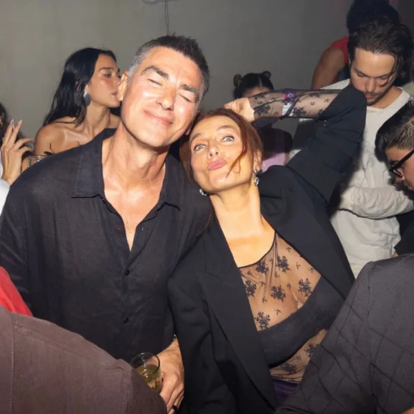 dua_lipa_genethlia_mama (2)