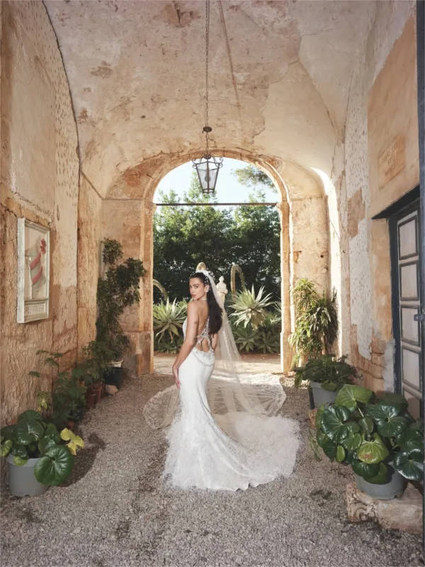https://www.instagram.com/dualipa/
