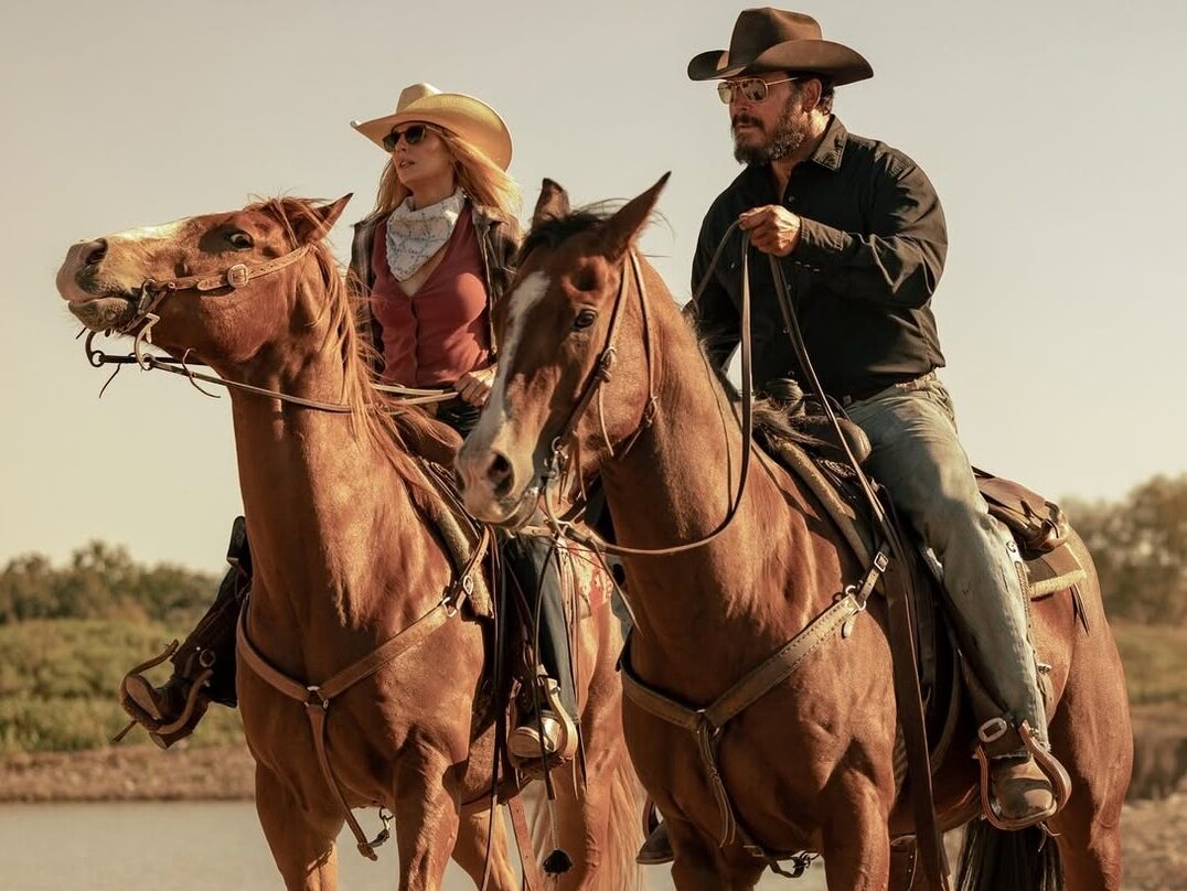 Λάτρεψες το «Yellowstone»; Η 2η σεζόν του «Dutton Ranch» έρεχται να σε βάλει ξανά σε cowboy mode