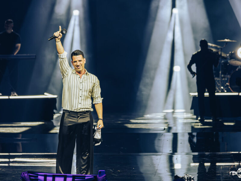 Ο Θοδωρής Φέρρης «πρωταγωνιστής» στα MAD VMA 2026 από την ΔΕΗ με 2 βραβεία