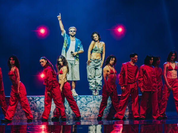 Το «Karalho» του FY και της Ellize έφερε urban vibes στα MAD VMA 2026 από την ΔΕΗ