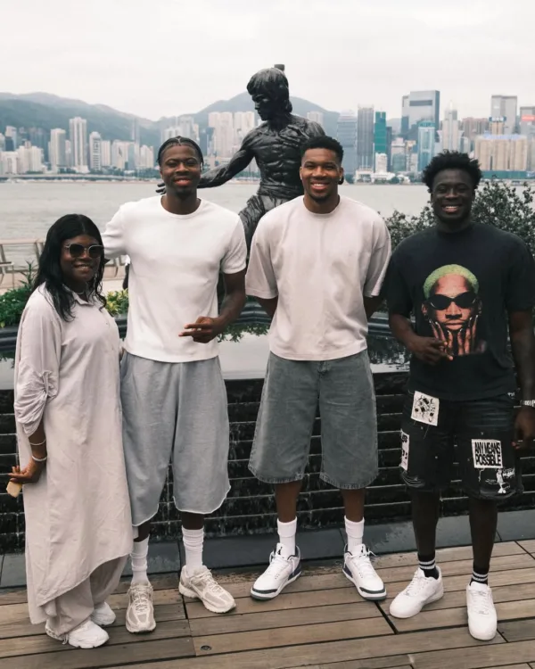 https://www.instagram.com/giannis_an34/