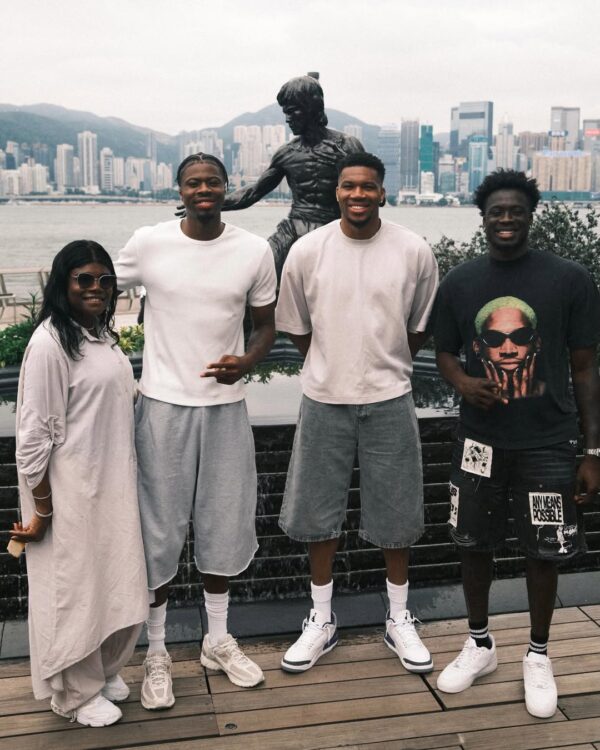 https://www.instagram.com/giannis_an34/
