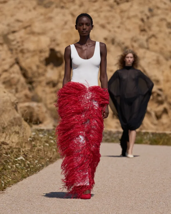 https://www.instagram.com/jacquemus/