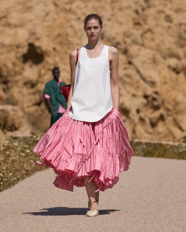 https://www.instagram.com/jacquemus/