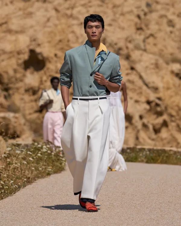 https://www.instagram.com/jacquemus/